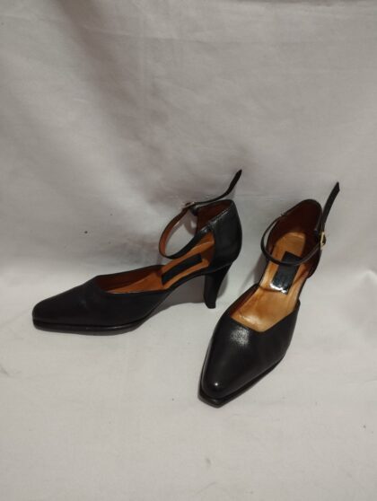 Tacones Negros Punta Talla 35