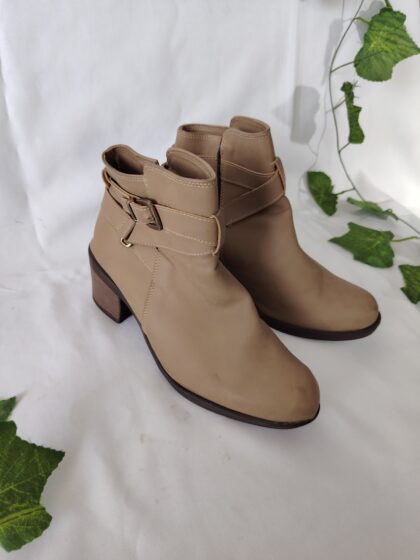 Botines Claros Bootique Talla 39